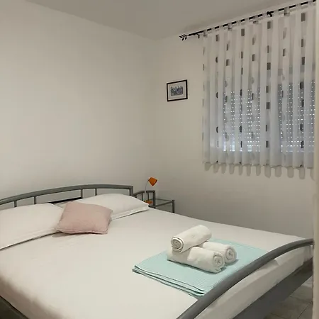 Rudi I Ljubica Apartmán *