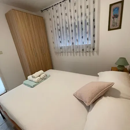 Rudi I Ljubica Apartmán Murter